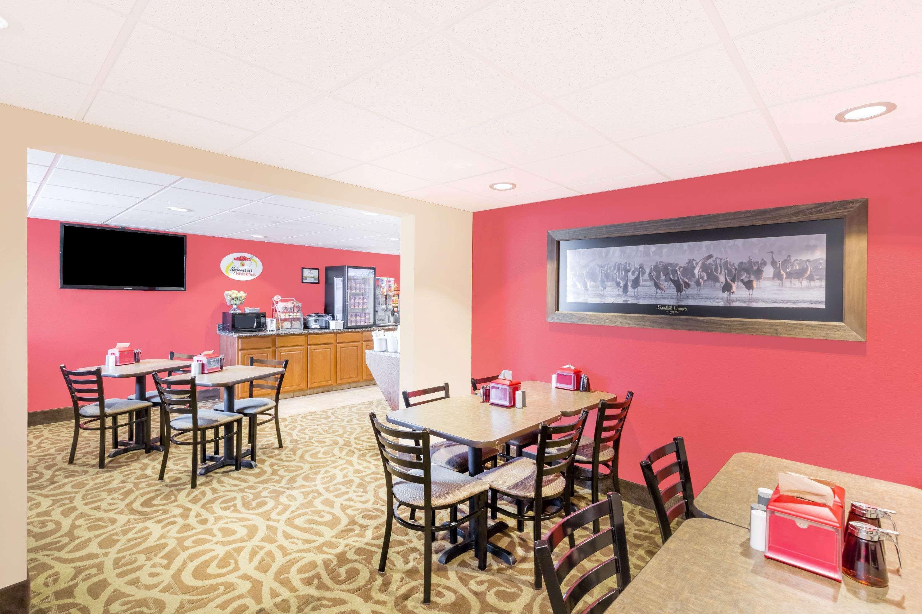 Motel Super 8 By Wyndham Kearney Esterno foto