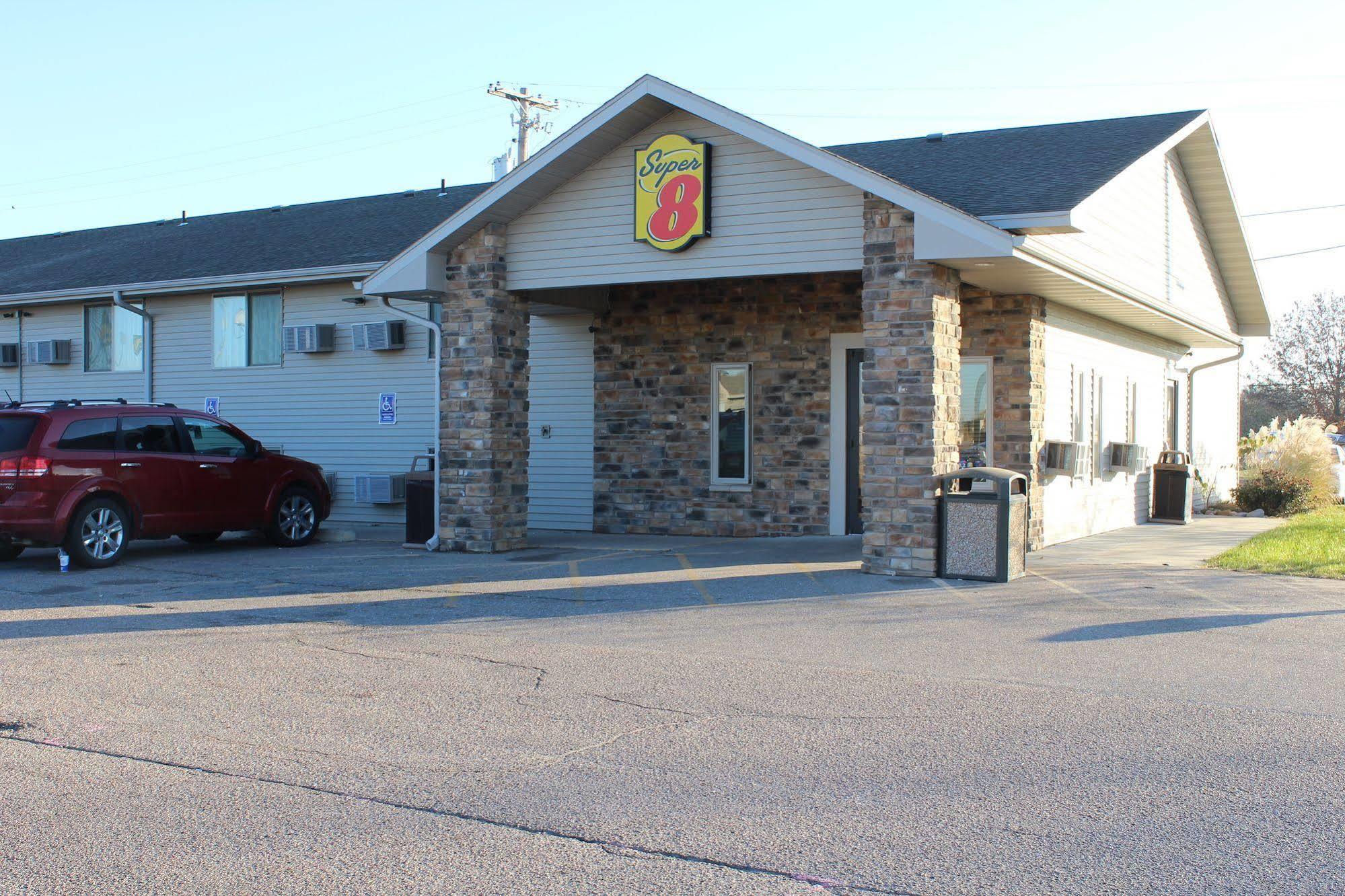 Motel Super 8 By Wyndham Kearney Esterno foto